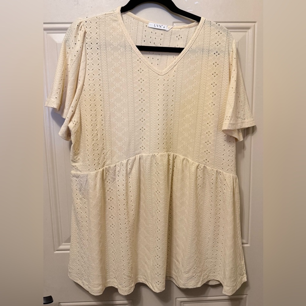 UVN Eyelet Baby Doll Pullover Top in Butter Yellow Size XL